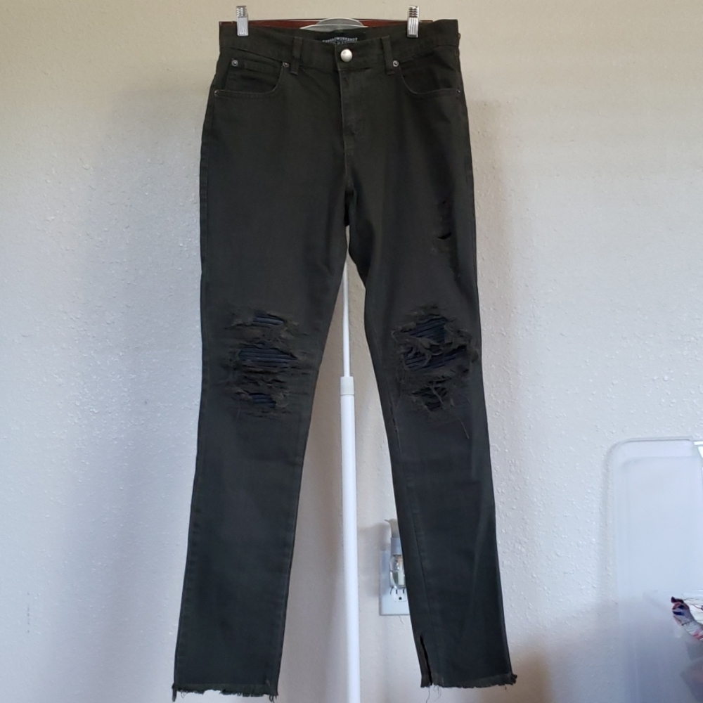Ripped Jeans by Thread Workship.